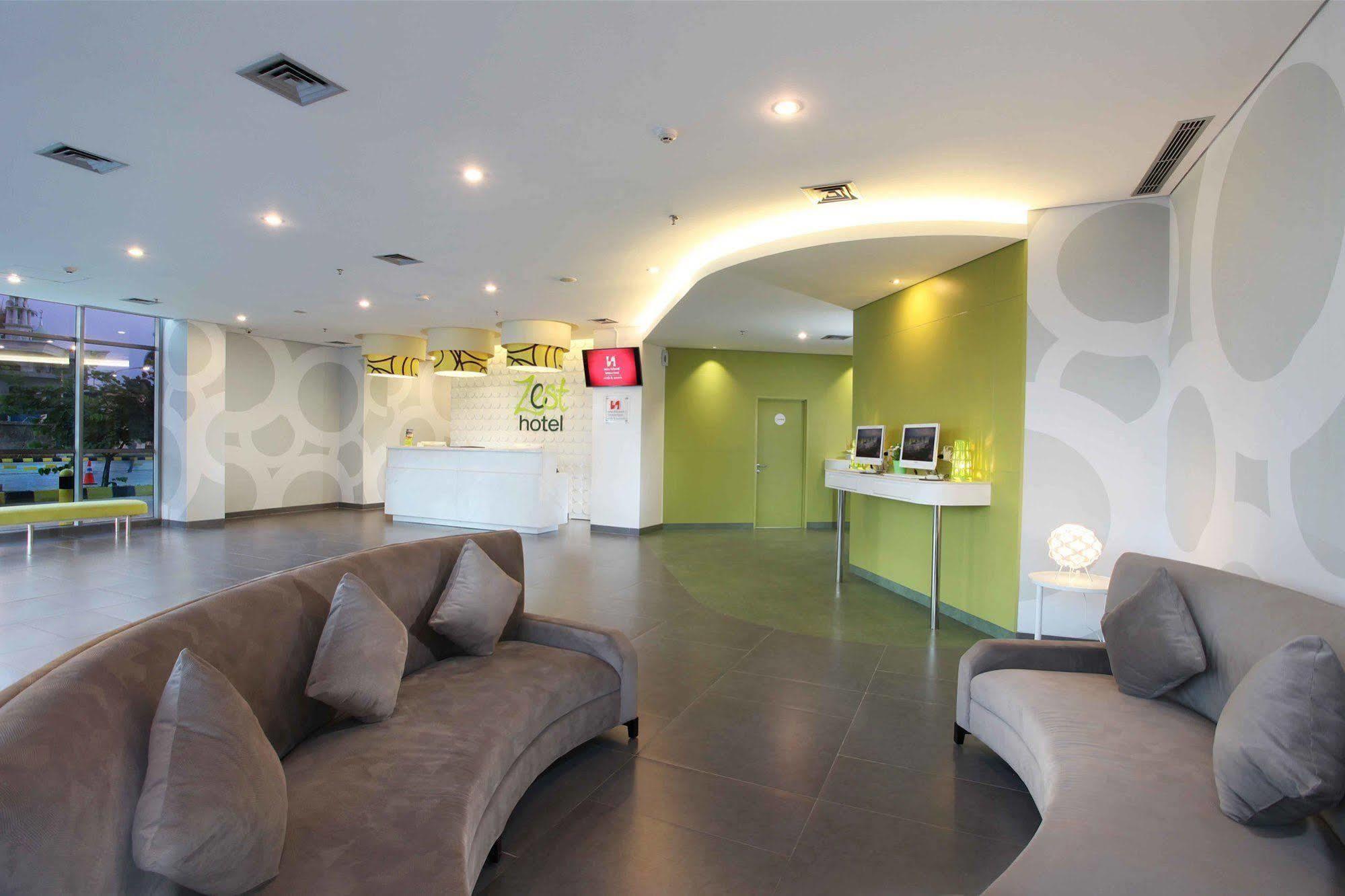 Zest Airport Jakarta By Swiss-Belhotel International Tangerang Exterior foto